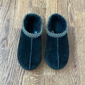 TAZZ UGG slippers in black